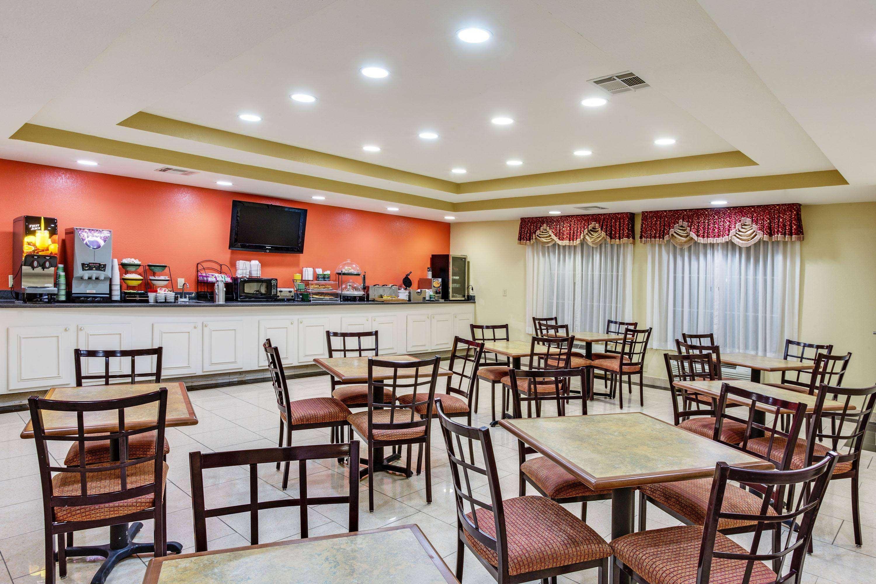 La Quinta By Wyndham Canton Ms Exterior photo